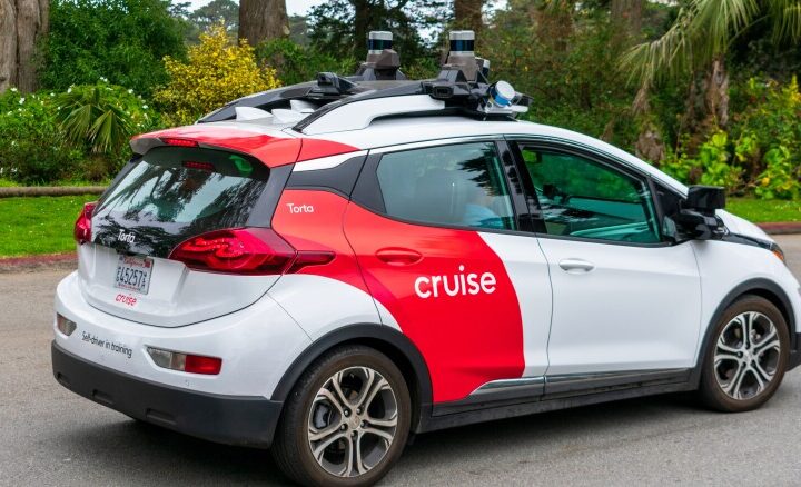 Cruise and Uber Partner to Launch Autonomous Robotaxis Using Chevrolet Bolts by 2025